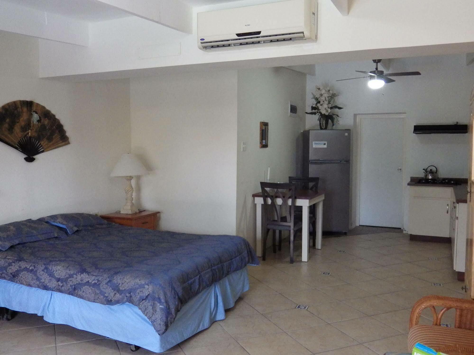 Aruba Cunucu Residence Palm Beach Esterno foto